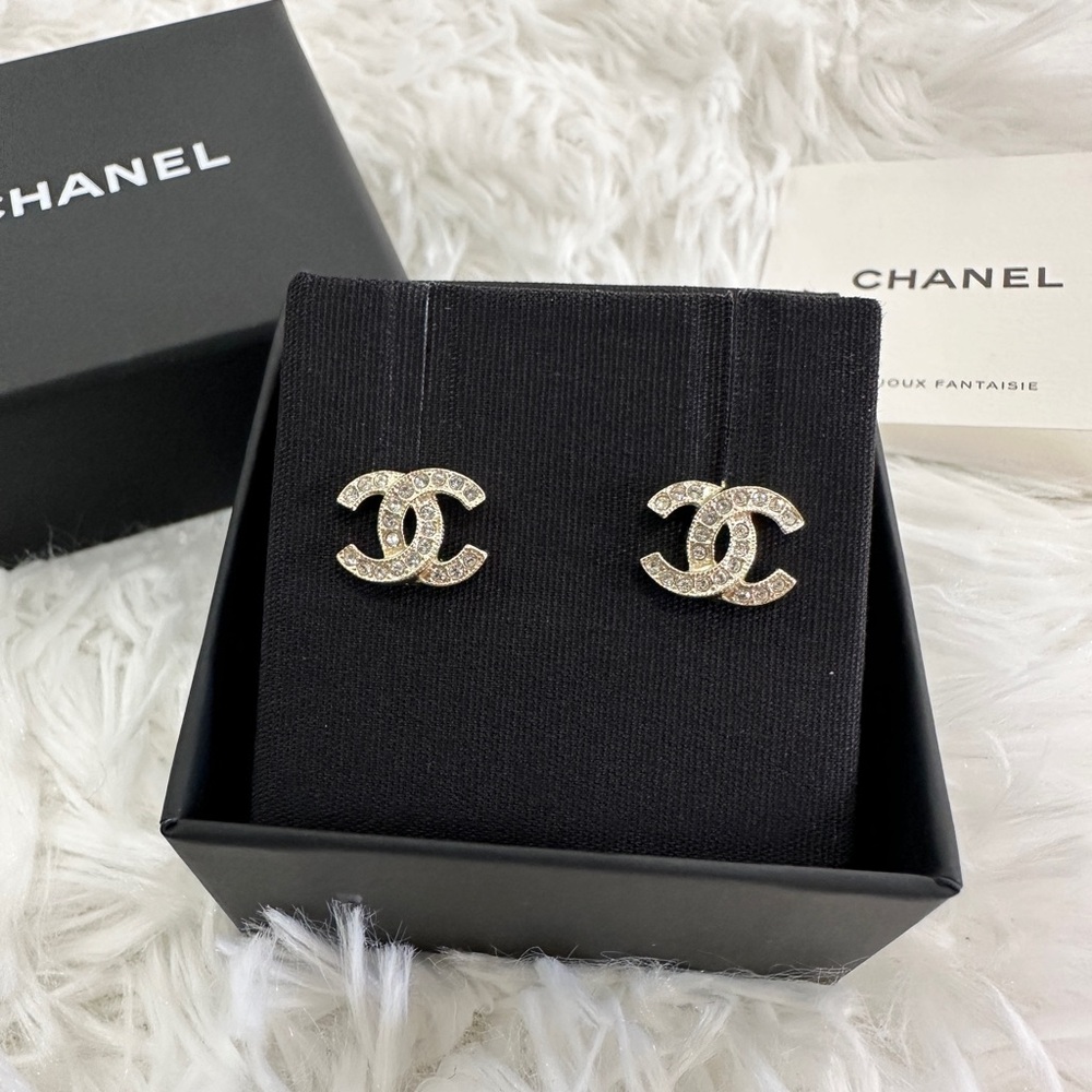 CHANEL CLASSIC MINI CC STUD EARRINGS - Picture 2 of 4